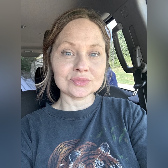 Meet your Posher, Anna - Picture 1 of 6